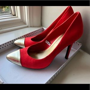 NWOT: Coral Suede & Gold Capped Stiletto Heel